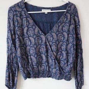 AE V-neck Blue Cute Top